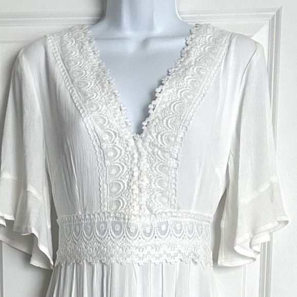 Magnolia Boutique Women’s Boho Vanilla White Crochet V-neck Maxi Dress Size M - Picture 6 of 6